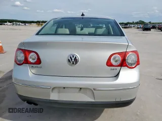 2010 Volkswagen Passat Komfort z VIN WVWJK7AN9AE077813, wystawiony jako Copart lot #56409415 z przebiegiem 148 043 mil mil oraz Czysty tytuł • Clean title. Historia ofert i sprzedaży dostępna na DreamBid. Obrazek 6.