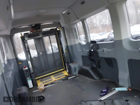 2018 Ford Transit XL z VIN 1FDZX2CM3JKB08238, wystawiony jako IAAI lot #41645406 z przebiegiem 12 733 mil mil oraz . Historia ofert i sprzedaży dostępna na DreamBid. Obrazek 8.