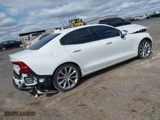 2020 Volvo S60 Momentum with VIN 7JRA22TK7LG057607, listed as a IAAI auction lot 41727320 with 47,010 mi miles. Bid and sale history available at carsss.com. Image 4.