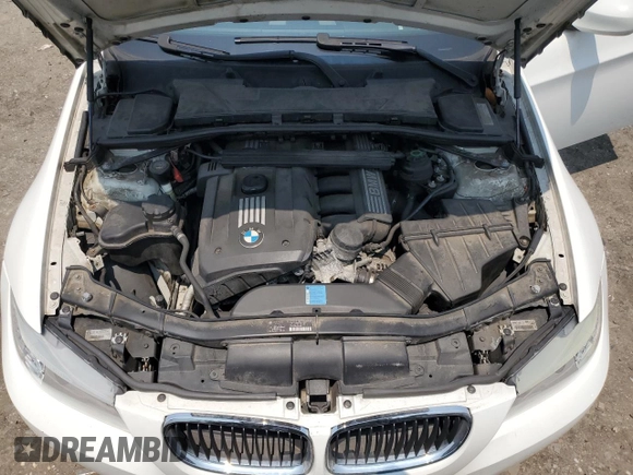 2009 BMW 3 Series 328i with VIN WBAPH73559E128710, listed as a Copart auction lot 59274055 with 105,399 mi miles and Salvage title. Bid and sale history available at DreamBid. Image 11.