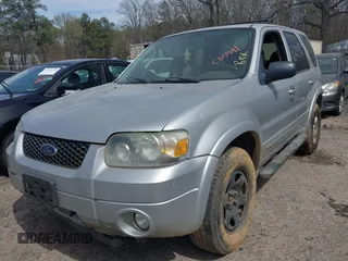 2007 Ford Escape Limited with VIN 1FMYU94147KC05541, listed as a IAAI auction lot 41783016 with 1 mi miles. Bid and sale history available at carsss.com. Image 2.