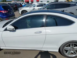 2013 Mercedes-Benz C 250 с VIN WDDGJ4HB2DG089470, выставлен на аукционе IAAI как лот 41925359 с пробегом 113 160 миль миль и . История ставок и продаж доступна на DreamBid. Изображение 15.