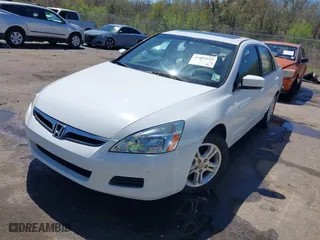 2007 Honda Accord Sdn EX-L with VIN 1HGCM56847A081344, listed as a IAAI auction lot 41824925 with 178,097 mi miles. Bid and sale history available at carsss.com. Image 17.