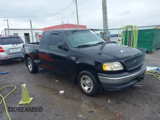 2000 Ford F-150 XL z VIN 1FTRX07L1YKB22904, wystawiony jako IAAI lot #42088495 z przebiegiem 366 436 mil mil oraz . Historia ofert i sprzedaży dostępna na DreamBid. Obrazek 1.