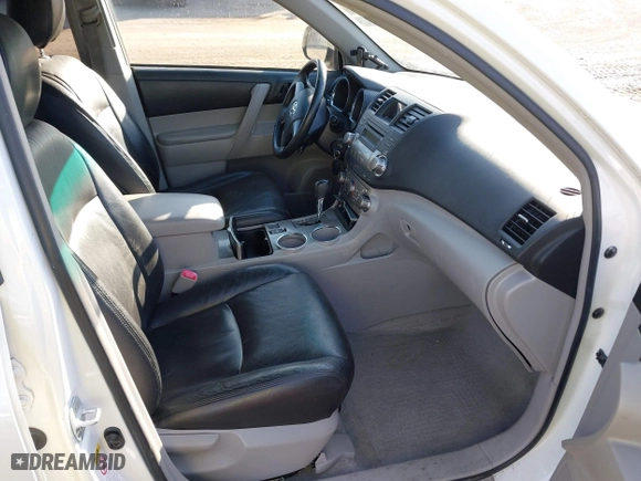 2009 Toyota Highlander with VIN JTEDS41A792088956, listed as a IAAI auction lot 41551707 with 203,863 mi miles. Bid and sale history available at carsss.com. Image 5.