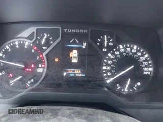 2022 Toyota Tundra 2WD SR5 with VIN 5TFLA5AB1NX001339, listed as a IAAI auction lot 40515694 with 47,644 mi miles. Bid and sale history available at carsss.com. Image 7.