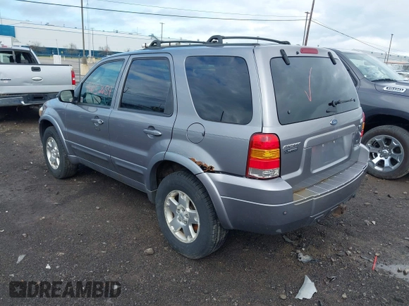2007 Ford Escape Limited with VIN 1FMCU94167KA76261, listed as a IAAI auction lot 42152654 with 139,019 mi miles. Bid and sale history available at carsss.com. Image 3.