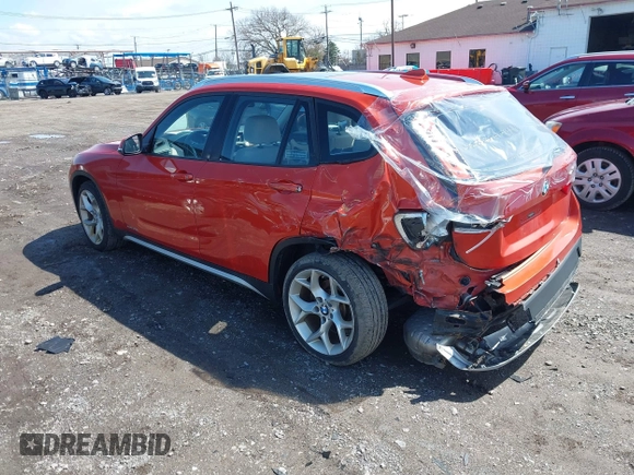 2015 BMW X1 xDrive28i with VIN WBAVL1C57FVY27822, listed as a IAAI auction lot 41977545 with 76,211 mi miles. Bid and sale history available at carsss.com. Image 3.
