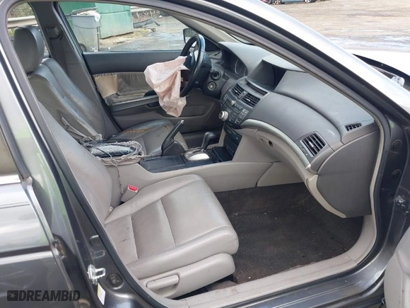 2009 Honda Accord Sdn EX-L with VIN 1HGCP26859A072967, listed as a IAAI auction lot 40782804 with 191,086 mi miles. Bid and sale history available at carsss.com. Image 5.