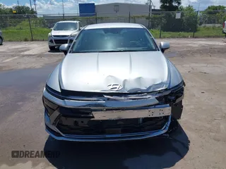 2025 Hyundai Sonata SEL z VIN KMHL64JAXSA452153, wystawiony jako IAAI lot #42481619 z przebiegiem 9 287 mil mil oraz . Historia ofert i sprzedaży dostępna na DreamBid. Obrazek 6.
