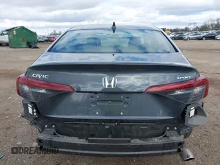 2025 Honda Civic Sport z VIN 2HGFE2F5XSH561073, wystawiony jako IAAI lot #41979103 z przebiegiem 1819 mil mil oraz . Historia ofert i sprzedaży dostępna na DreamBid. Obrazek 17.