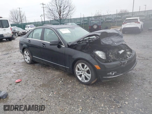 2011 Mercedes-Benz C 300 Sport z VIN WDDGF8BB4BR173695, wystawiony jako IAAI lot #41863191 z przebiegiem 84 165 mil mil oraz . Historia ofert i sprzedaży dostępna na DreamBid. Obrazek 1.