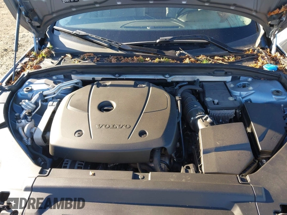 2017 Volvo S90 Momentum with VIN YV1A22MK0H1014633, listed as a IAAI auction lot 41266677 with 46,470 mi miles. Bid and sale history available at carsss.com. Image 10.