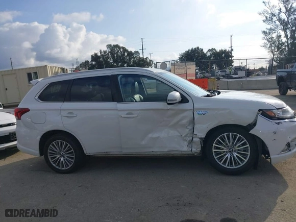 2019 Mitsubishi Outlander PHEV SEL with VIN JA4J24A51KZ044517, listed as a IAAI auction lot 41546023 with 170639 miles. Bid and sale history available at carsss.com. Image 13.