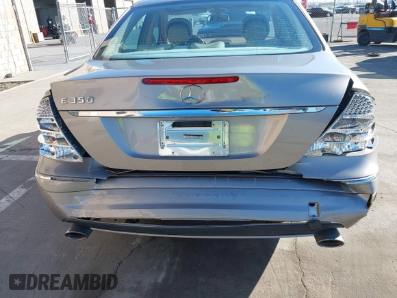 2009 Mercedes-Benz E 350 Luxury with VIN WDBUF56X19B407911, listed as a IAAI auction lot 41328511 with 25,015 mi miles and . Bid and sale history available at carsss.com. Image 6.
