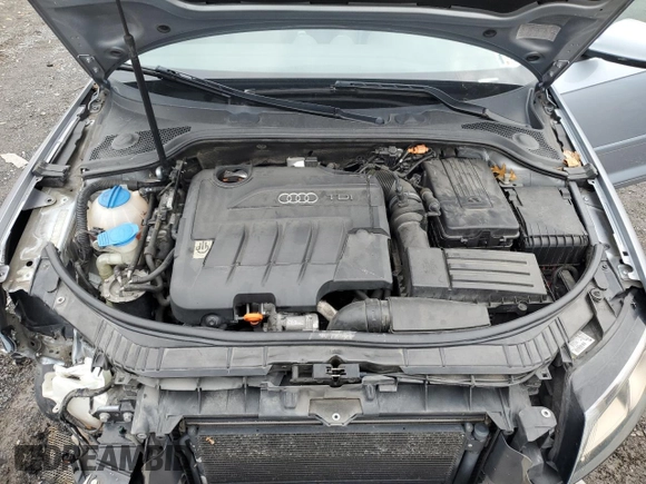 2013 Audi A3 Premium Plus z VIN WAUKJAFM3DA029530, wystawiony jako Copart lot #84448764 z przebiegiem 124 433 mil mil oraz Szkoda całkowita • Salvage title. Historia ofert i sprzedaży dostępna na DreamBid. Obrazek 11.