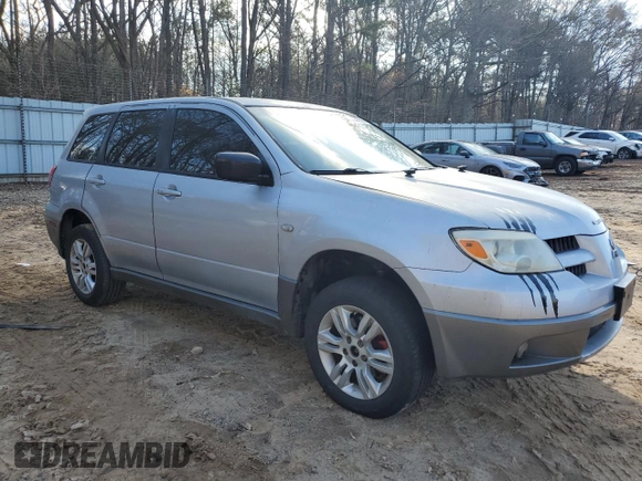 2005 Mitsubishi Outlander LS with VIN JA4LX31F35U025160, listed as a Copart auction lot 43377345 with 185,203 mi miles and Salvage Title. Bid and sale history available at carsss.com. Image 4.