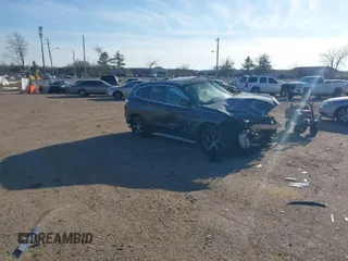 2018 BMW X1 xDrive28i with VIN WBXHT3C37J5K23855, listed as a IAAI auction lot 41442191 with 1 mi miles. Bid and sale history available at carsss.com. Image 1.