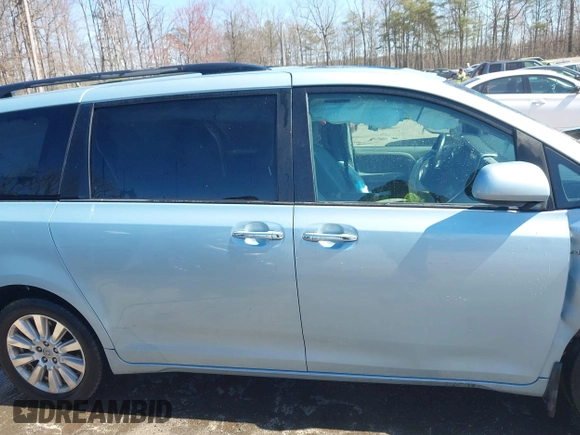 2017 Toyota Sienna with VIN 5TDDZ3DC9HS164773, listed as a IAAI auction lot 41811899 with 100,301 mi miles and . Bid and sale history available at DreamBid. Image 13.