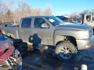 2007 Chevrolet Silverado 1500 LTZ with VIN 2GCEK13M071566615, listed as a IAAI auction lot 41268461 with 179,539 mi miles. Bid and sale history available at carsss.com. Image 14.