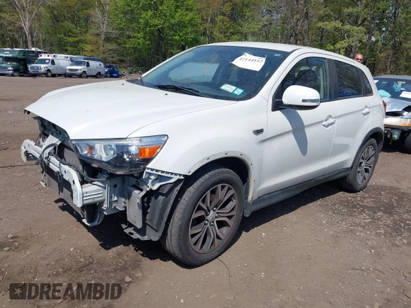 2018 Mitsubishi Outlander SE z VIN JA4AP3AW3JU011695, wystawiony jako IAAI lot #42144112 z przebiegiem 69 228 mil mil oraz . Historia ofert i sprzedaży dostępna na DreamBid. Obrazek 19.