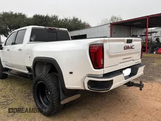 2020 GMC Sierra 3500HD Denali z VIN 1GT49WEY3LF337580, wystawiony jako Copart lot #43259415 z przebiegiem 68 334 mil mil oraz Czysty tytuł • Clean title. Historia ofert i sprzedaży dostępna na DreamBid. Obrazek 3.