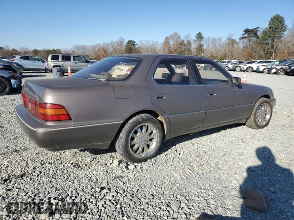 1993 Lexus LS z VIN JT8UF11E3P0155716, wystawiony jako Copart lot #83273374 z przebiegiem 352 180 mil mil oraz Czysty tytuł • Clean title. Historia ofert i sprzedaży dostępna na DreamBid. Obrazek 3.