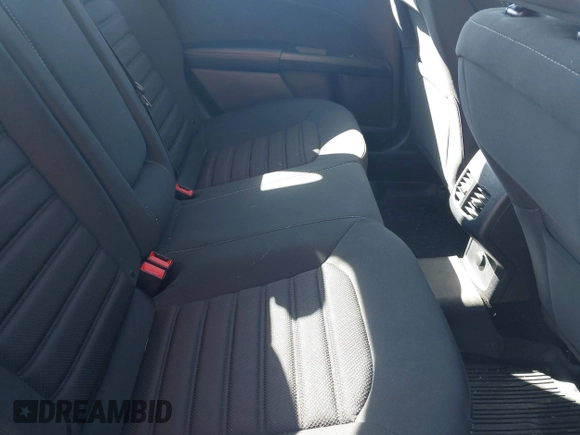 2019 Ford Fusion SE with VIN 3FA6P0LU8KR131951, listed as a IAAI auction lot 41908428 with 58,611 mi miles and . Bid and sale history available at DreamBid. Image 8.