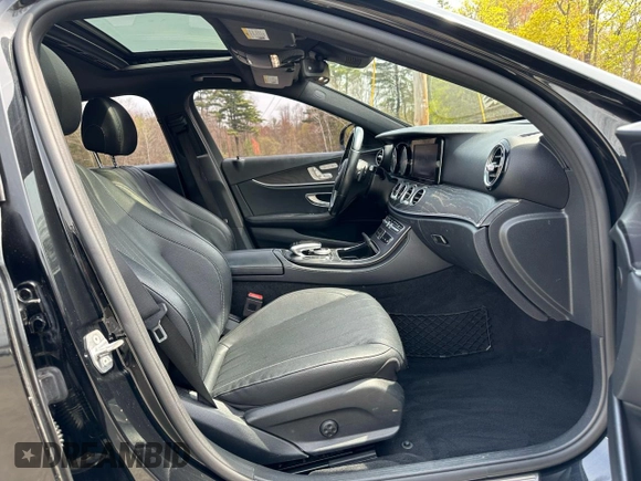 2018 Mercedes-Benz E-Class E 300 with VIN WDDZF4JB0JA452884, listed as a Copart auction lot 54899315 with 117,443 mi miles and Clean Title. Bid and sale history available at carsss.com. Image 5.
