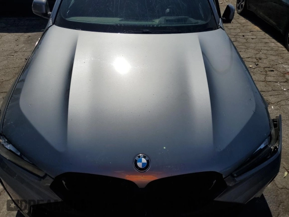 2025 BMW X6 xDrive40i z VIN 5UX33EX03S9X00132, wystawiony jako Copart lot #56373235 z przebiegiem Nie podano mil oraz Tytuł czysty. Historia ofert i sprzedaży dostępna na DreamBid. Obrazek 12.