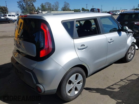 2014 Kia Soul with VIN KNDJN2A2XE7706747, listed as a IAAI auction lot 41870810 with 113,709 mi miles. Bid and sale history available at carsss.com. Image 4.