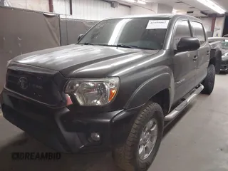2013 Toyota Tacoma z VIN 3TMLU4EN5DM119775, wystawiony jako IAAI lot #41999062 z przebiegiem 122 757 mil mil oraz . Historia ofert i sprzedaży dostępna na DreamBid. Obrazek 17.
