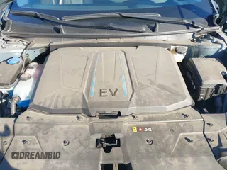 2022 Hyundai Ioniq 5 Limited with VIN KM8KRDAF3NU103837, listed as a IAAI auction lot 41329578 with 14,253 mi miles and . Bid and sale history available at DreamBid. Image 10.