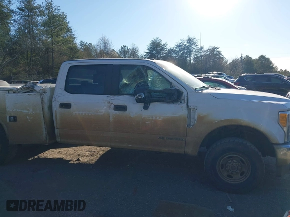 2017 Ford F-250 z VIN 1FD7W2BT0HEE98873, wystawiony jako IAAI lot #41541765 z przebiegiem 167 276 mil mil oraz . Historia ofert i sprzedaży dostępna na DreamBid. Obrazek 13.