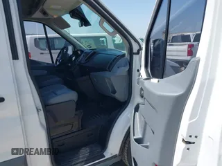 2015 Ford Transit XL z VIN 1FBAX2CM5FKB12854, wystawiony jako IAAI lot #42744192 z przebiegiem 54 236 mil mil oraz . Historia ofert i sprzedaży dostępna na DreamBid. Obrazek 5.