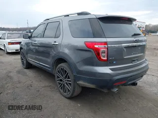 2014 Ford Explorer XLT z VIN 1FM5K8D80EGB14749, wystawiony jako IAAI lot #41897870 z przebiegiem 87 587 mil mil oraz . Historia ofert i sprzedaży dostępna na DreamBid. Obrazek 3.