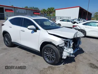 2025 Lexus NX 250 Premium z VIN 2T2GDCAZXSC028362, wystawiony jako IAAI lot #42285404 z przebiegiem 171 mil mil oraz . Historia ofert i sprzedaży dostępna na DreamBid. Obrazek 1.