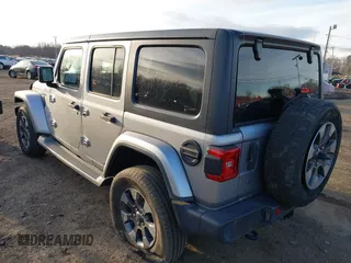 2018 Jeep Wrangler Unlimited Sahara z VIN 1C4HJXEN4JW173435, wystawiony jako IAAI lot #41453040 z przebiegiem 51 530 mil mil oraz . Historia ofert i sprzedaży dostępna na DreamBid. Obrazek 6.