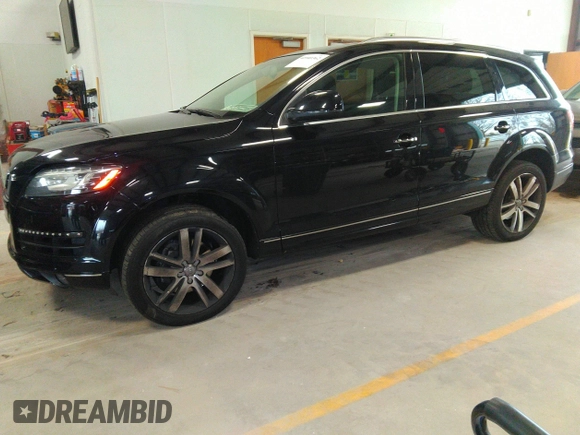 2014 Audi Q7 Premium Plus z VIN WA1LMAFE3ED013667, wystawiony jako IAAI lot #40940362 z przebiegiem 111 599 mil mil oraz . Historia ofert i sprzedaży dostępna na DreamBid. Obrazek 2.