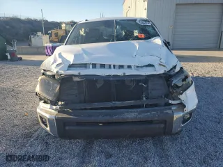 2019 Toyota Tundra 4WD SR5 with VIN 5TFHY5F19KX786075, listed as a Copart auction lot 82649434 with 0 mi miles and Salvage Title. Bid and sale history available at carsss.com. Image 5.