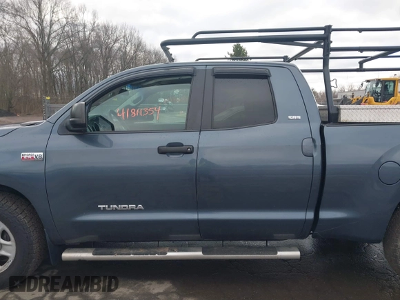 2008 Toyota Tundra z VIN 5TBBV54108S500025, wystawiony jako IAAI lot #41811354 z przebiegiem 131 142 mil mil oraz . Historia ofert i sprzedaży dostępna na DreamBid. Obrazek 14.