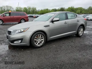 2012 Kia Optima LX z VIN 5XXGM4A77CG087615, wystawiony jako Copart lot #55840285 z przebiegiem 68 511 mil mil oraz Szkoda całkowita • Salvage title. Historia ofert i sprzedaży dostępna na DreamBid. Obrazek 1.