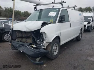 2019 GMC Savana Cargo Van with VIN 1GTW7AFG9K1154896, listed as a IAAI auction lot 41761872 with 183,541 mi miles. Bid and sale history available at carsss.com. Image 2.