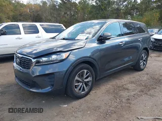 2020 Kia Sorento LX V6 with VIN 5XYPG4A57LG680747, listed as a IAAI auction lot 40729596 with 108,559 mi miles. Bid and sale history available at carsss.com. Image 2.