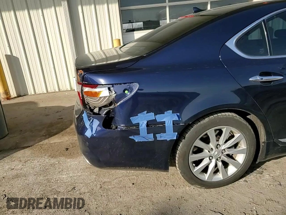 2012 Lexus LS 460 z VIN JTHCL5EF6C5015378, wystawiony jako Copart lot #49617005 z przebiegiem 146 702 mil mil oraz Szkoda całkowita • Salvage title. Historia ofert i sprzedaży dostępna na DreamBid. Obrazek 11.