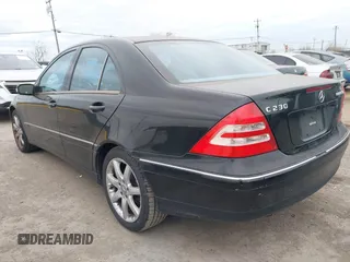 2004 Mercedes-Benz C 230 Kompressor with VIN WDBRF40JX4A567983, listed as a IAAI auction lot 41714599 with 285,832 mi miles and . Bid and sale history available at DreamBid. Image 3.