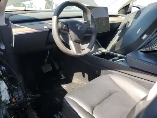 2024 Tesla Model Y Long Range z VIN 7SAYGAEE0RF101971, wystawiony jako Copart lot #58794335 z przebiegiem 16 099 mil mil oraz Szkoda całkowita • Salvage title. Historia ofert i sprzedaży dostępna na DreamBid. Obrazek 8.
