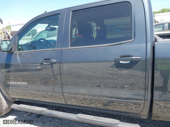 2017 Chevrolet Silverado 1500 LT with VIN 3GCUKREC3HG462501, listed as a IAAI auction lot 42050327 with 183,688 mi miles. Bid and sale history available at carsss.com. Image 14.