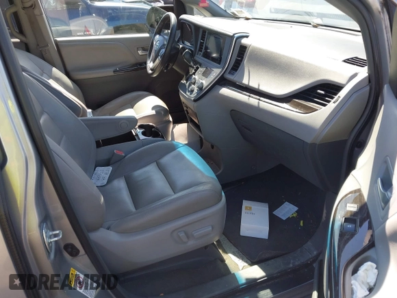 2017 Toyota Sienna XLE Auto Access Seat with VIN 5TDYZ3DC0HS784509, listed as a IAAI auction lot 41725664 with 69,990 mi miles. Bid and sale history available at carsss.com. Image 5.
