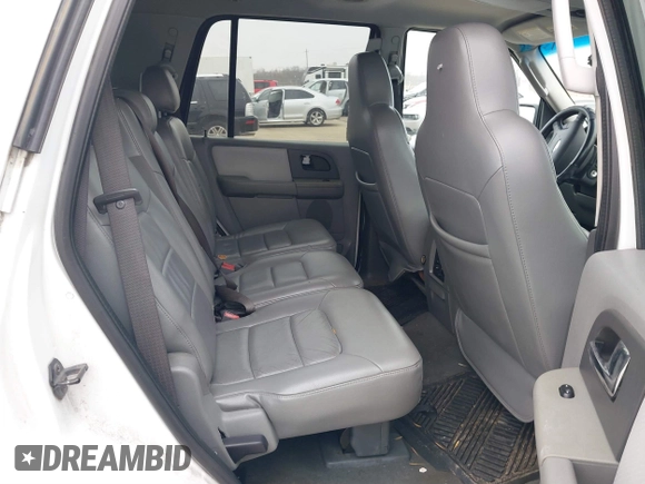 2005 Ford Expedition Special Service with VIN 1FMPU15545LA64623, listed as a IAAI auction lot 41430546 with 310,359 mi miles. Bid and sale history available at carsss.com. Image 8.